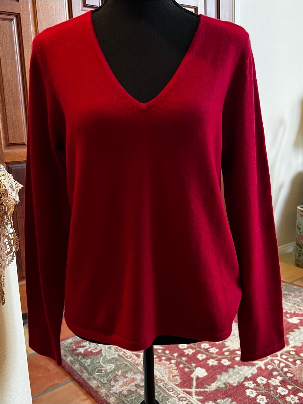 Mainbocher 100% Pure Cashmere V-Neck Sweater Women's Large Red Pullover Soft